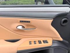 Lexus ES 200 Premium Edition - ფოტო 3