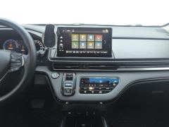 Honda Elysion PHEV 2.0L Luxury Edition - ფოტო 17