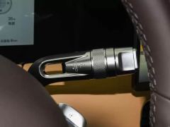 Denza D9 DM-i 1.5T 200km Exclusive Frontrunner 7-seater - ფოტო 9