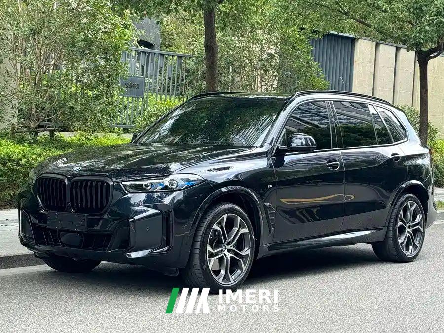 BMW X5 xDrive30Li Luxury Edition M Sport Dark Night Package