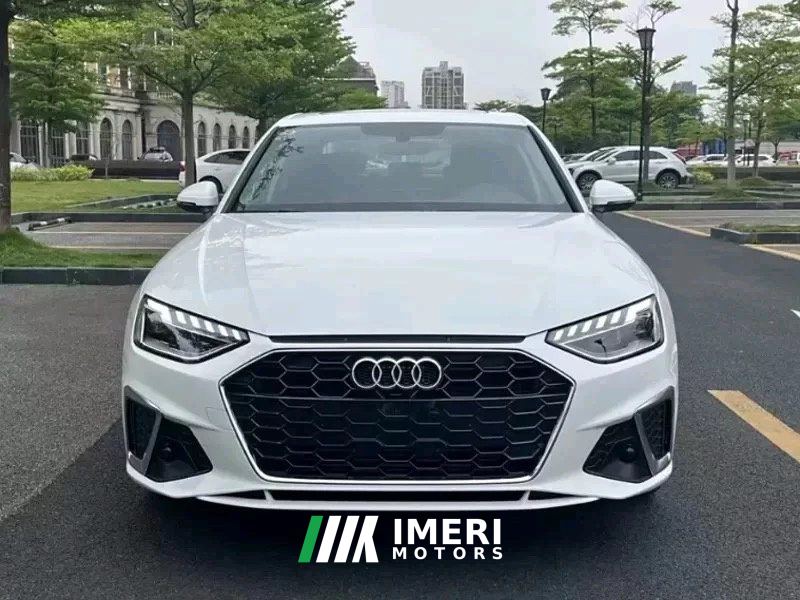 Audi A4L 40 TFSI Luxury Dynamic