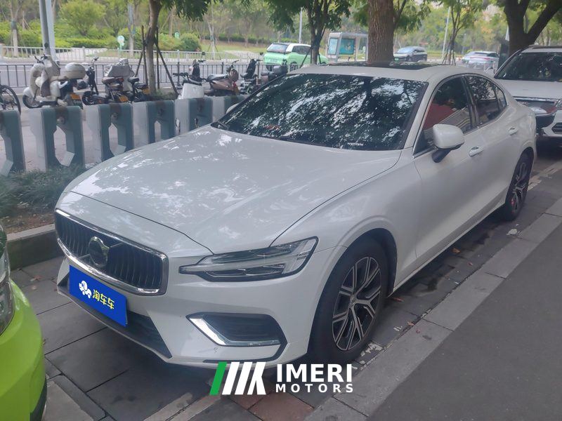 Volvo S60 B4 Smart Luxury Edition - ავტომობილი ჩინეთიდან
