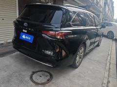 Toyota Sienna Dual-Engine 2.5L Platinum Edition - ფოტო 2