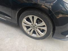 Toyota Sienna Dual-Engine 2.5L Platinum Edition - ფოტო 6