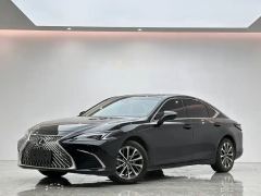 Lexus ES 200 Premium Edition - ფოტო 1