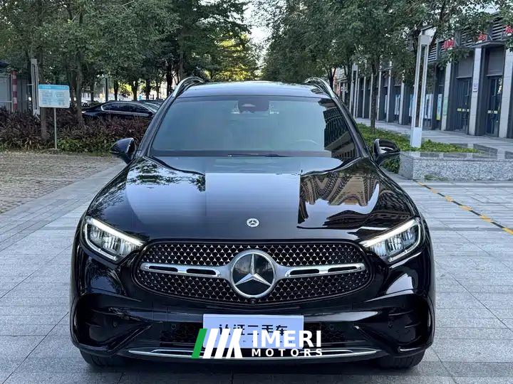 Mercedes-Benz GLC 300 L 4MATIC Luxury Edition 5-seater