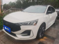 Ford Focus EcoBoost 180 ST-Line - photo 1
