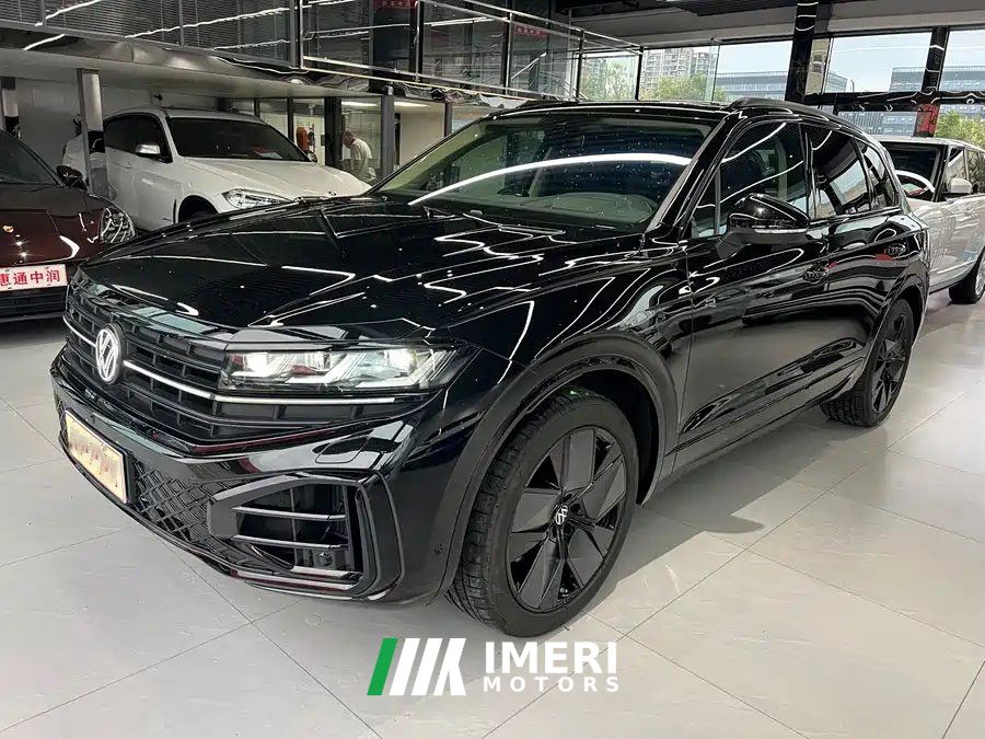 Volkswagen Touareg 3.0T Premium Obsidian Black Sports Suit - автомобиль из Китая