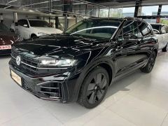 Volkswagen Touareg 3.0T Premium Obsidian Black Sports Suit - фото 1