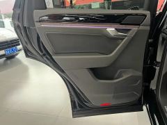 Volkswagen Touareg 3.0T Premium Obsidian Black Sports Suit - фото 10
