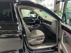 Volkswagen Touareg 3.0T Premium Obsidian Black Sports Suit - фото 13