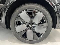 Volkswagen Touareg 3.0T Premium Obsidian Black Sports Suit - фото 14