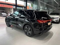 Volkswagen Touareg 3.0T Premium Obsidian Black Sports Suit - фото 17