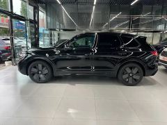 Volkswagen Touareg 3.0T Premium Obsidian Black Sports Suit - фото 18
