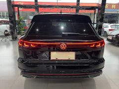 Volkswagen Touareg 3.0T Premium Obsidian Black Sports Suit - фото 19