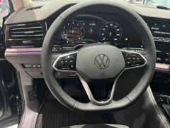 Volkswagen Touareg 3.0T Premium Obsidian Black Sports Suit - фото 5
