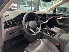 Volkswagen Touareg 3.0T Premium Obsidian Black Sports Suit - фото 6
