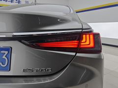 Lexus ES 200 Excellence Edition - ფოტო 5