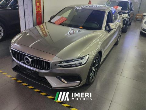 2022 Volvo S60 B4 Smart Luxury Edition - car from China