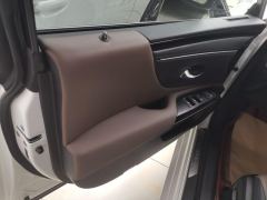 Lexus ES 300h Premium Edition - фото 12