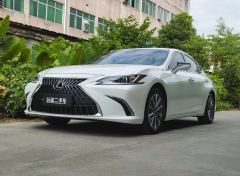 Lexus ES 300h Excellence Edition - photo 1