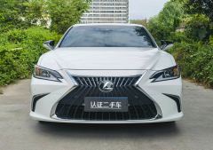 Lexus ES 300h Excellence Edition - photo 2