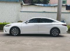 Lexus ES 300h Excellence Edition - photo 4