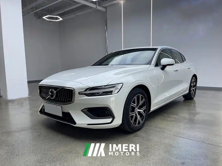 Volvo S60 B4 Intelligent Luxury Edition - автомобиль из Китая