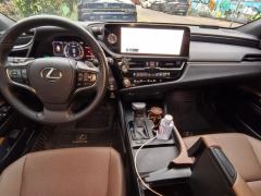 Lexus ES 200 Excellence Edition - ფოტო 16