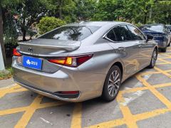 Lexus ES 200 Excellence Edition - ფოტო 2