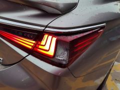 Lexus ES 200 Excellence Edition - ფოტო 5