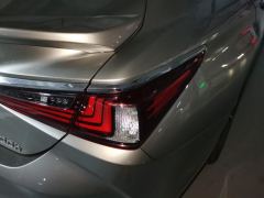 Lexus ES 300h Excellence Edition - фото 5