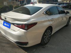 Lexus ES 300h Excellence Edition - photo 2