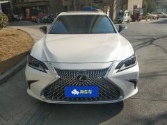 Lexus ES 300h Excellence Edition - photo 3