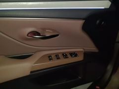 Lexus ES 300h Premium Edition - photo 12