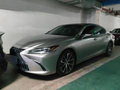 Lexus ES 300h Premium Edition - ფოტო 1