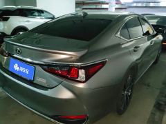 Lexus ES 300h Premium Edition - ფოტო 2