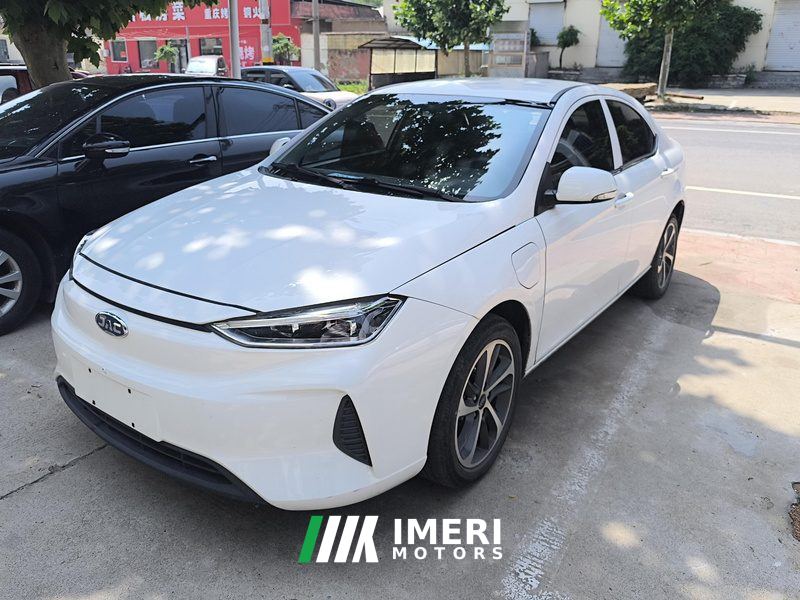 JAC iEVA50 350km Edition - автомобиль из Китая