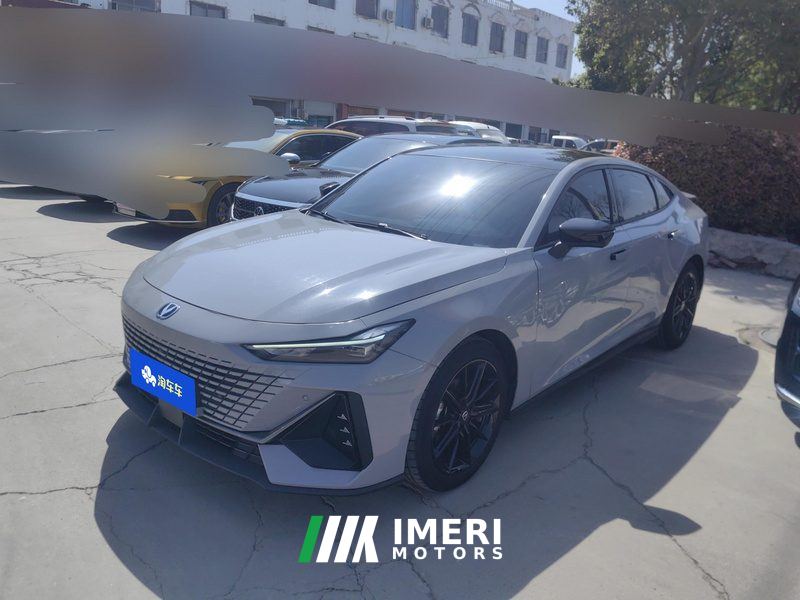 Changan UNI-V 1.5T Premium Version - автомобиль из Китая