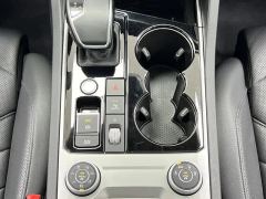 Volkswagen Touareg 3.0T Premium Obsidian Black Sports Suit - photo 14