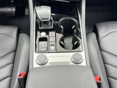 Volkswagen Touareg 3.0T Premium Obsidian Black Sports Suit - photo 15