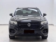 Volkswagen Touareg 3.0T Premium Obsidian Black Sports Suit - photo 2