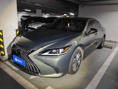 Lexus ES 200 Excellence Edition - photo 1
