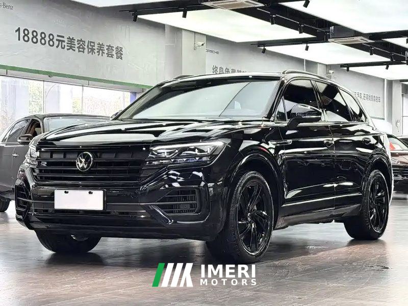 Volkswagen Touareg 3.0T Premium Obsidian Black Sports Suit - car from China