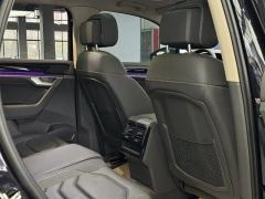 Volkswagen Touareg 3.0T Premium Obsidian Black Sports Suit - photo 7