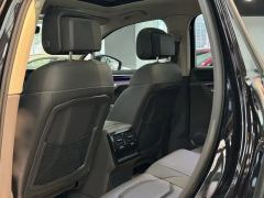 Volkswagen Touareg 3.0T Premium Obsidian Black Sports Suit - photo 8