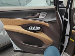 Denza D9 DM-i 1.5T 180km AWD Version 7 - ფოტო 12
