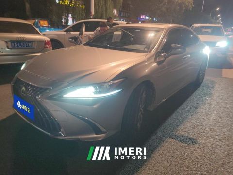 2022 Lexus ES 300h Excellence Edition - автомобиль из Китая