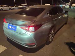Lexus ES 300h Excellence Edition - photo 2