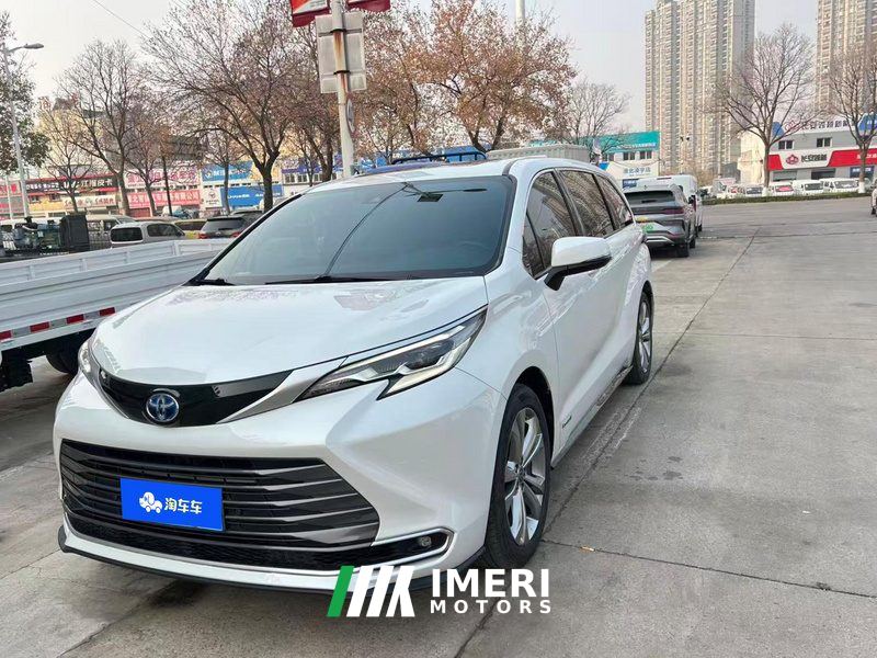 Toyota Sienna Dual-Engine 2.5L Prestige Edition